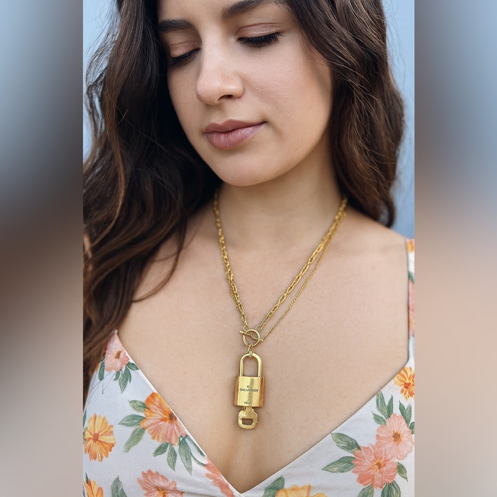 Authentic Louis Vuitton Gold Tone Padlock Key Pendant Necklace 301‎ - 323